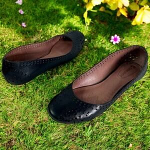 Corso Como Women's 7 Black Laser Cut Leather Stitching Slip On Flats Shoes